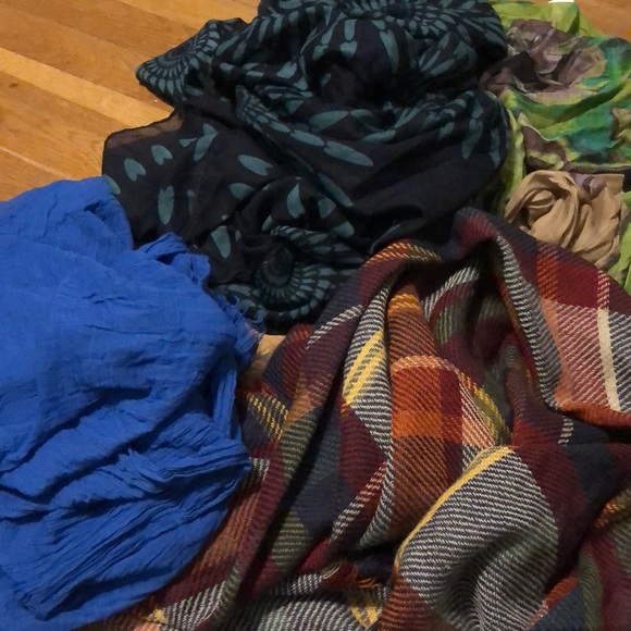 Bundle Scarves - Picture 2 of 3